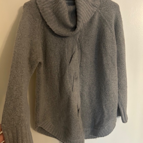 Chunky Knit Turtleneck Sweater - Picture 4 of 4